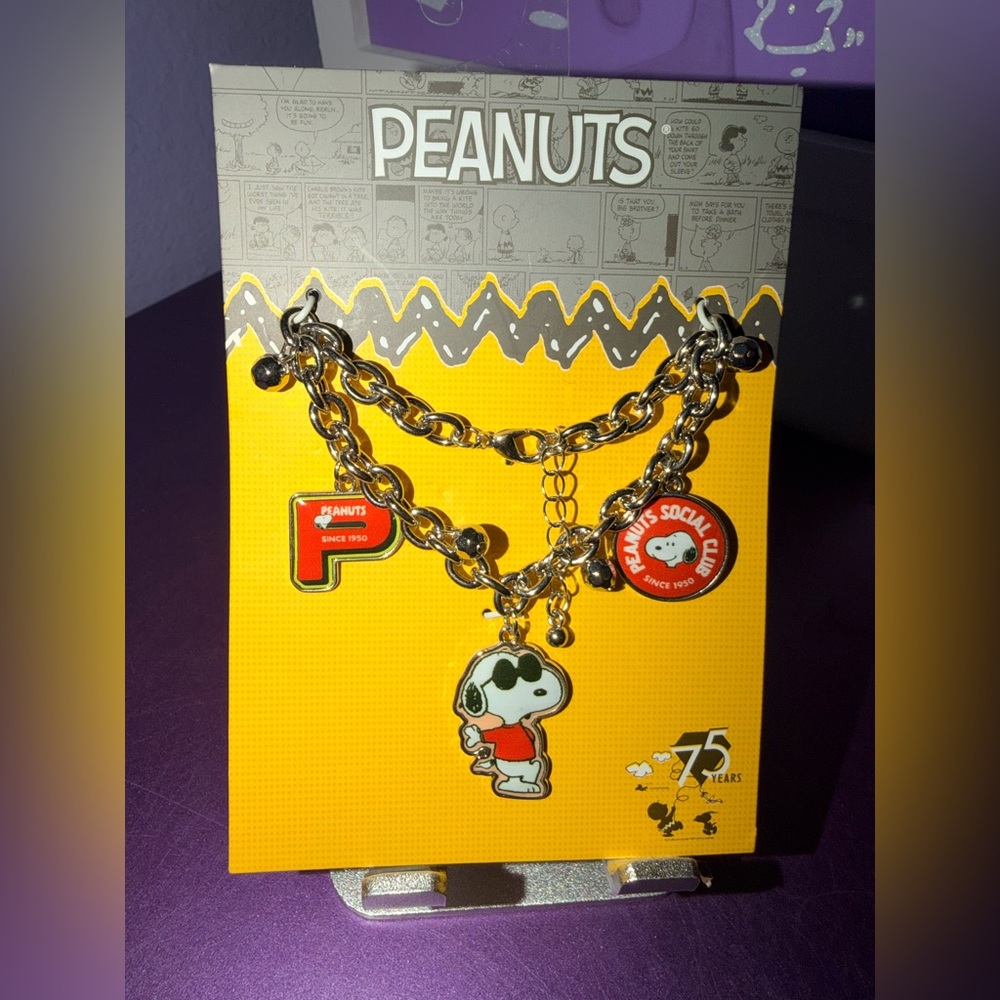 🥜NIP Peanuts Snoopy Silver Charm Bracelet